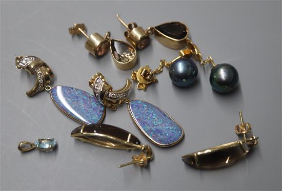 Two pairs of 9ct gold and quartz-set earrings, two other pairs of earrings and a small 9ct gold and aquamarine pendant